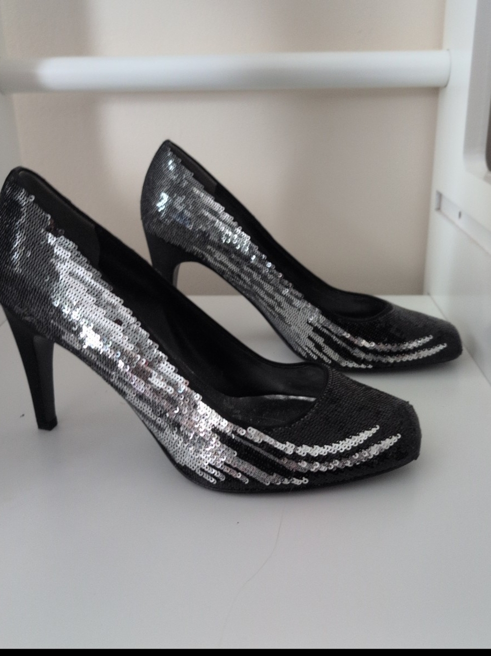 Black and Silver Sequin Women's High Heel Pumps
